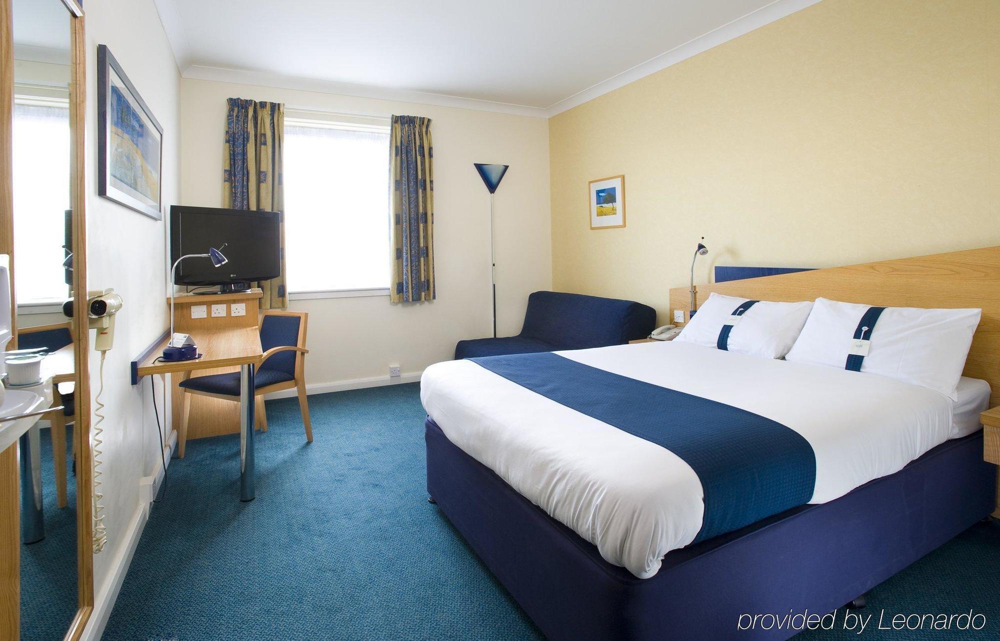 Holiday Inn Express Newport By Ihg Bagian luar foto